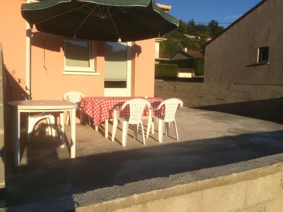 Le Coin Tranquille Au Pied Du Puy De Dome Appartement Pontgibaud Buitenkant foto